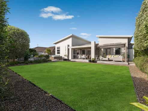 14 Reliance Crescent, Beachlands
