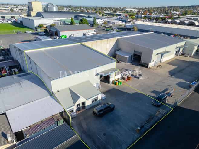 High Stud, Clear Span 400m² Warehouse | Takanini