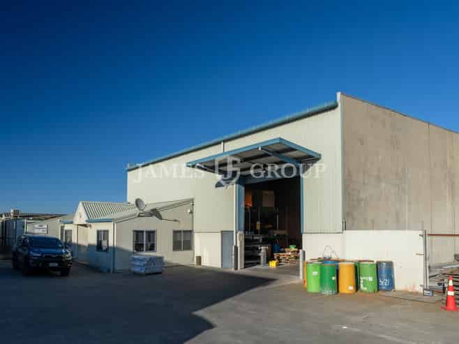 High Stud, Clear Span 400m² Warehouse | Takanini