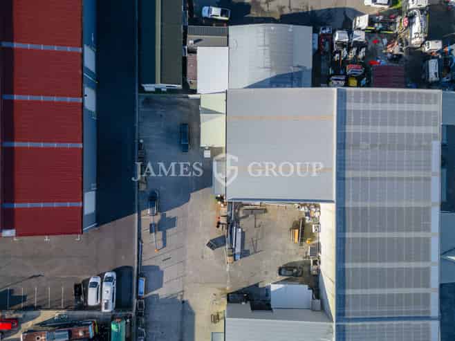 High Stud, Clear Span 400m² Warehouse | Takanini