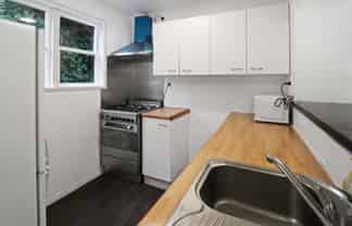 2 Victory Avenue , Karori