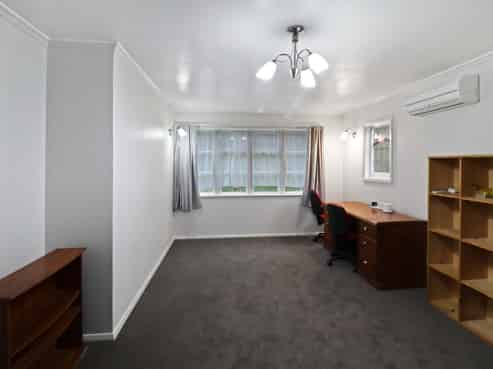 2 Victory Avenue , Karori