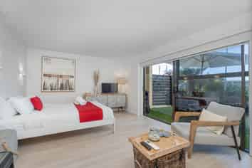 1/223 Main Road, Tairua