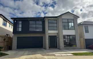 10 Knockanara Road, Flat Bush