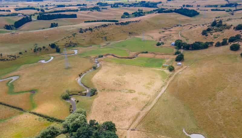  Seaton & Spur Road, Hadlow