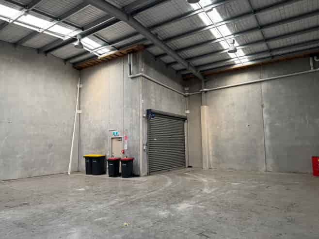 Blenheim Road - High Profile - Showroom|Warehouse