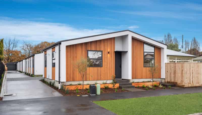 2/10 Tabart Street, Woolston