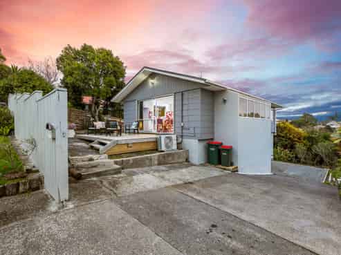 10 Beauchamp Drive, Massey