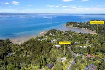 33 Takahe Road, Titirangi