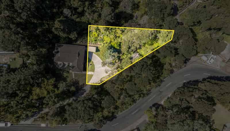 33 Takahe Road, Titirangi