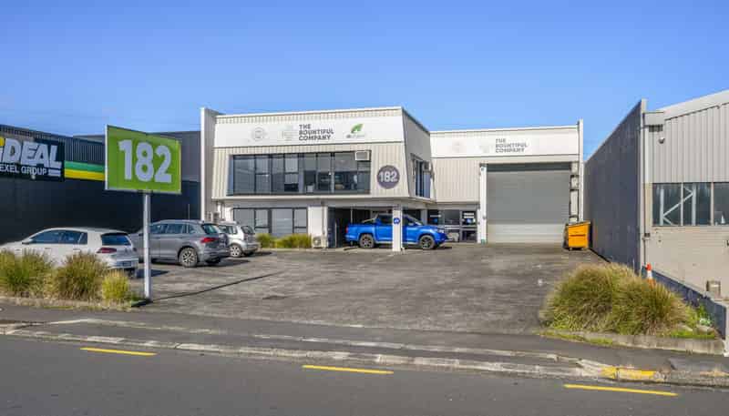 182 Station Road, Penrose