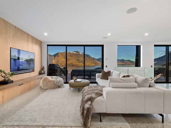 10 Limerick Lane, Queenstown Hill