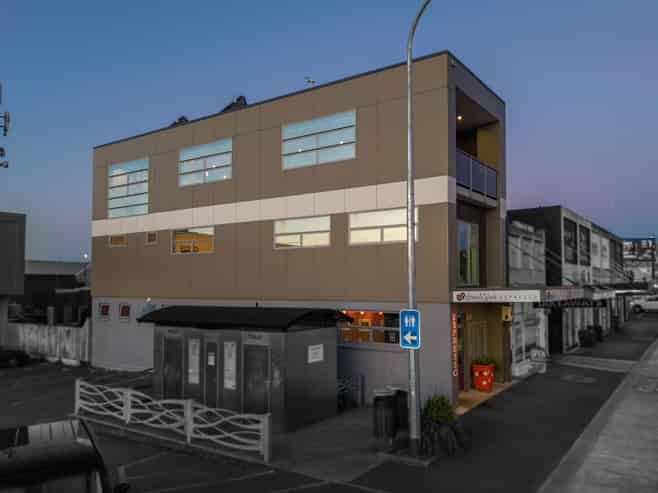10 Queen Street West, LEVIN