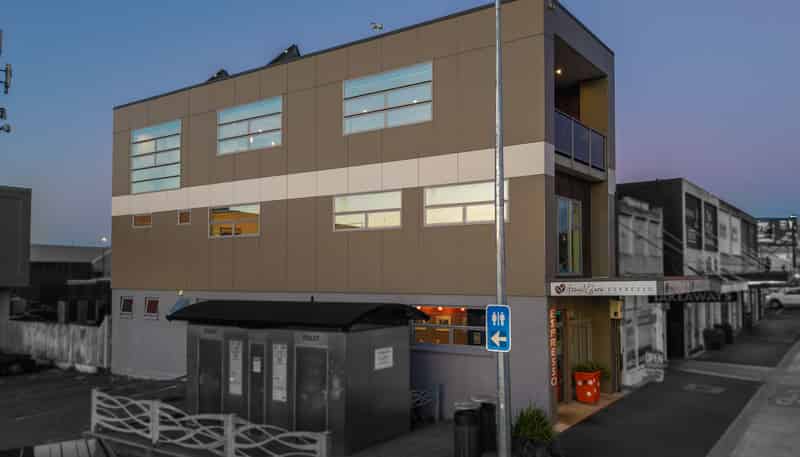 10 Queen Street West, LEVIN