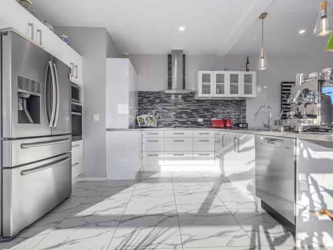 10 Queen Street West, LEVIN