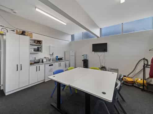 Versatile Industrial Space in the Four Avenues