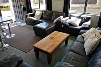 300 The Square, Whangamata
