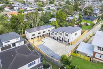 9/16 Reynella Drive, Massey