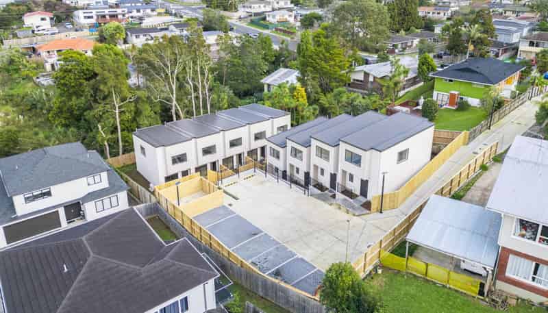9/16 Reynella Drive, Massey