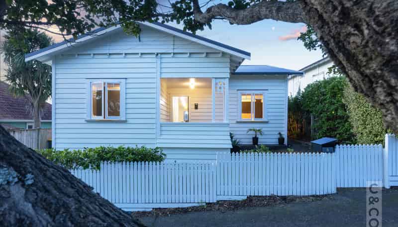 8 Puriri Street, Helensville