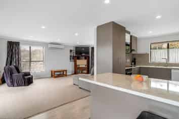8 Parkdale Drive, Aramoho
