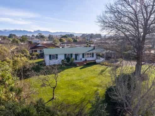 69 Hillcrest Street, Solway