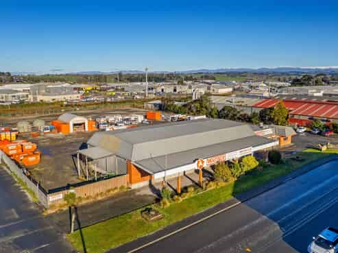 Investment with Upside & Occupier Options