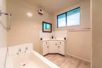 19 Hawea Street, Glenwood