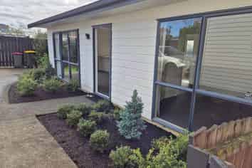 42A Beaumonts Way, Manurewa