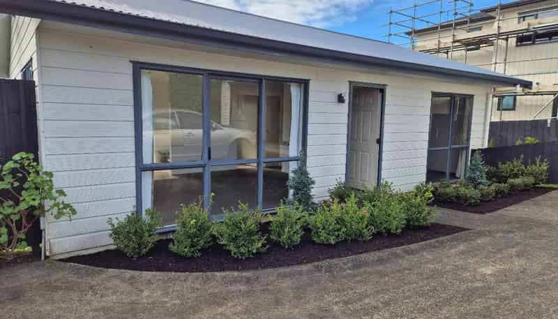 42A Beaumonts Way, Manurewa