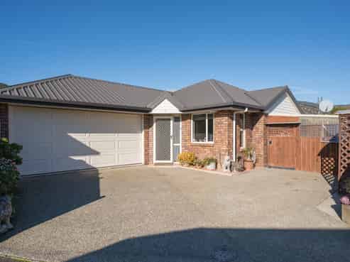 5 Sorrento Way, The Wood