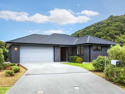 64 Tradewinds Drive, Whitby