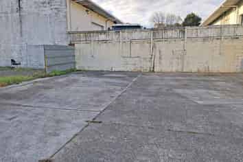 700M² STORAGE YARD DEPOT

