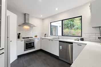7 Joseph Banks Drive, Whitby