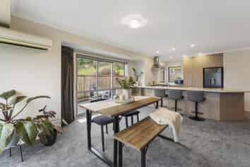 11B Poneke Drive, Waikanae