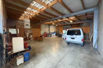 Modernised Trade Showroom/Warehouse 