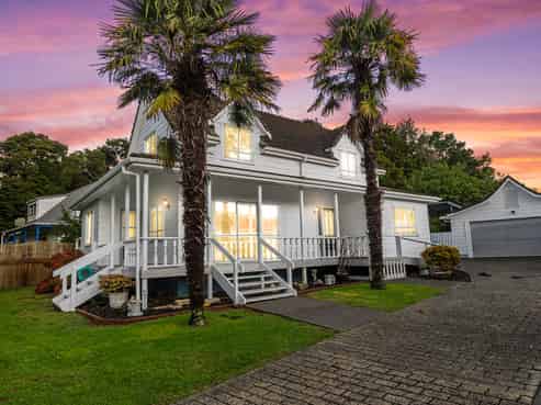 107 Paramount Parade, Tikipunga