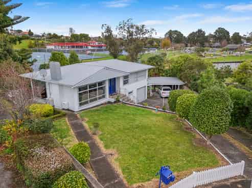 1 Kingsway Crescent, Forest Lake