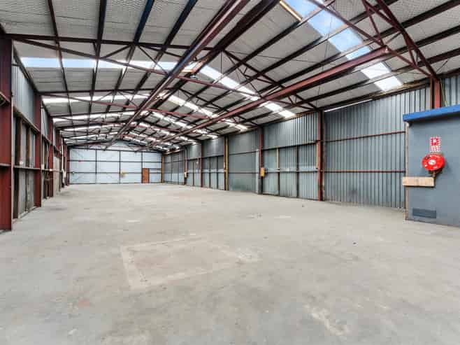 Spacious industrial facility