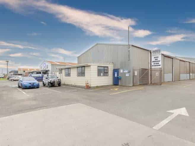 Spacious industrial facility