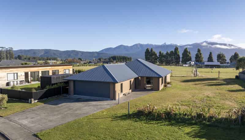 19 Orbell Crescent, Te Anau