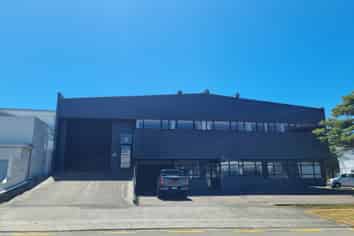 Big workshop/storage in Alicetown
