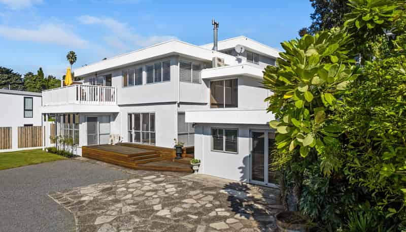 30C Eleventh Avenue, Avenues