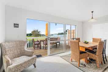 30C Eleventh Avenue, Avenues