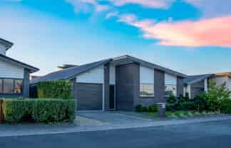 14 Capper Crescent, Chartwell