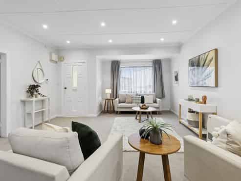 64 Apu Crescent, Lyall Bay