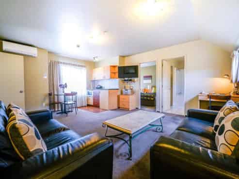 City Centre Location - Highly Maintained
