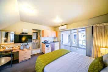 City Centre Location - Highly Maintained