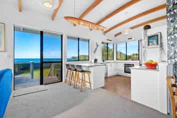 8 Hall Road, Pataua North