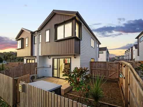 1/135 Lancaster Road, Beach Haven